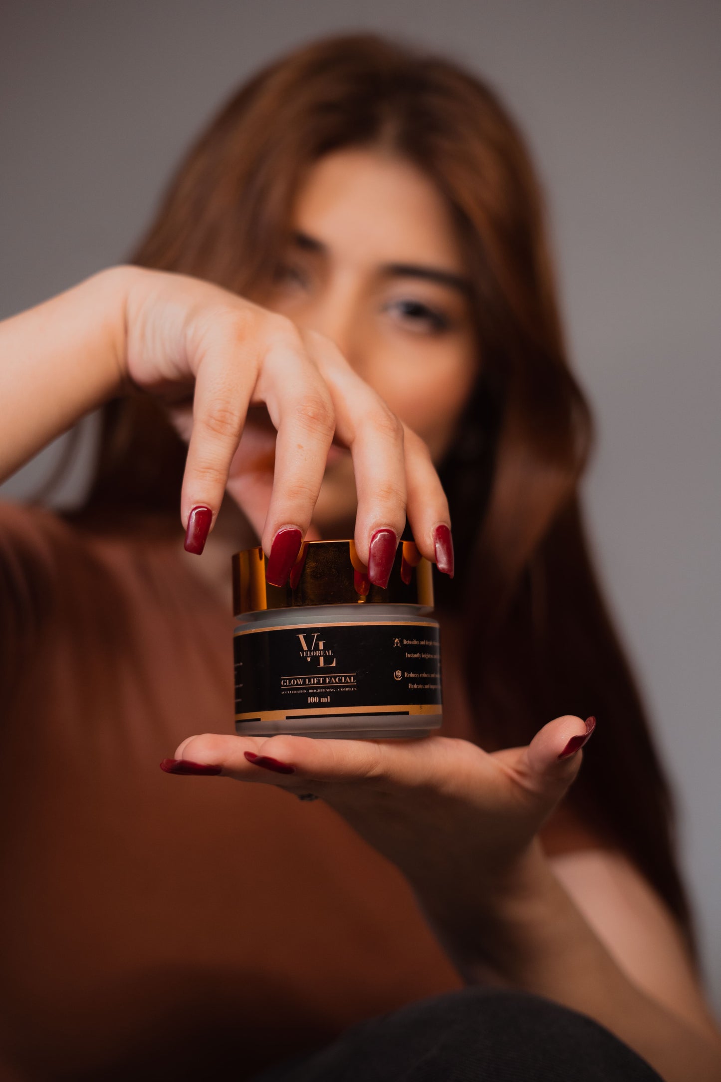 Veloreal Glow lift Facial